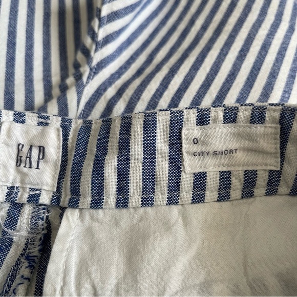 Gap City Blue Striped Women's Shorts Size 0 Summer Casual - Picture 7 of 8